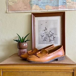 Seychelles Cloak Leather Mustard Loafers in Mustard